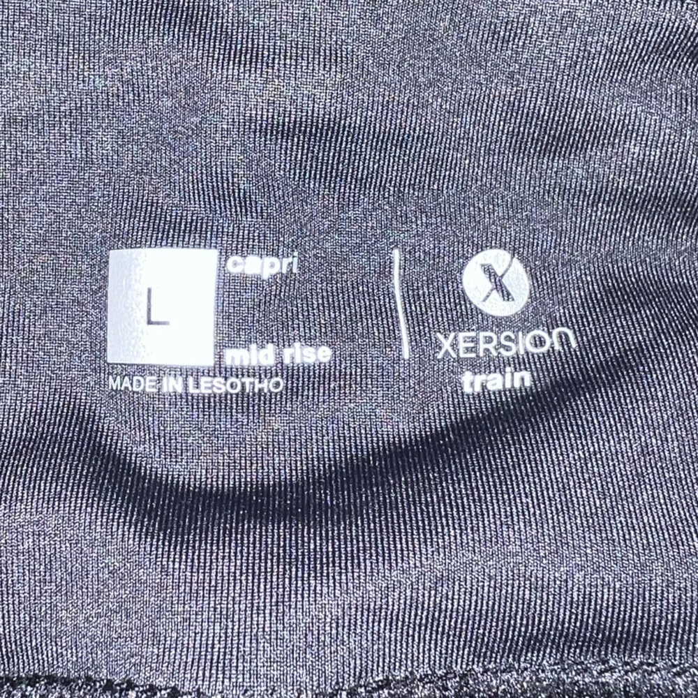 Xersion- Capri compression pants - Picture 6 of 8
